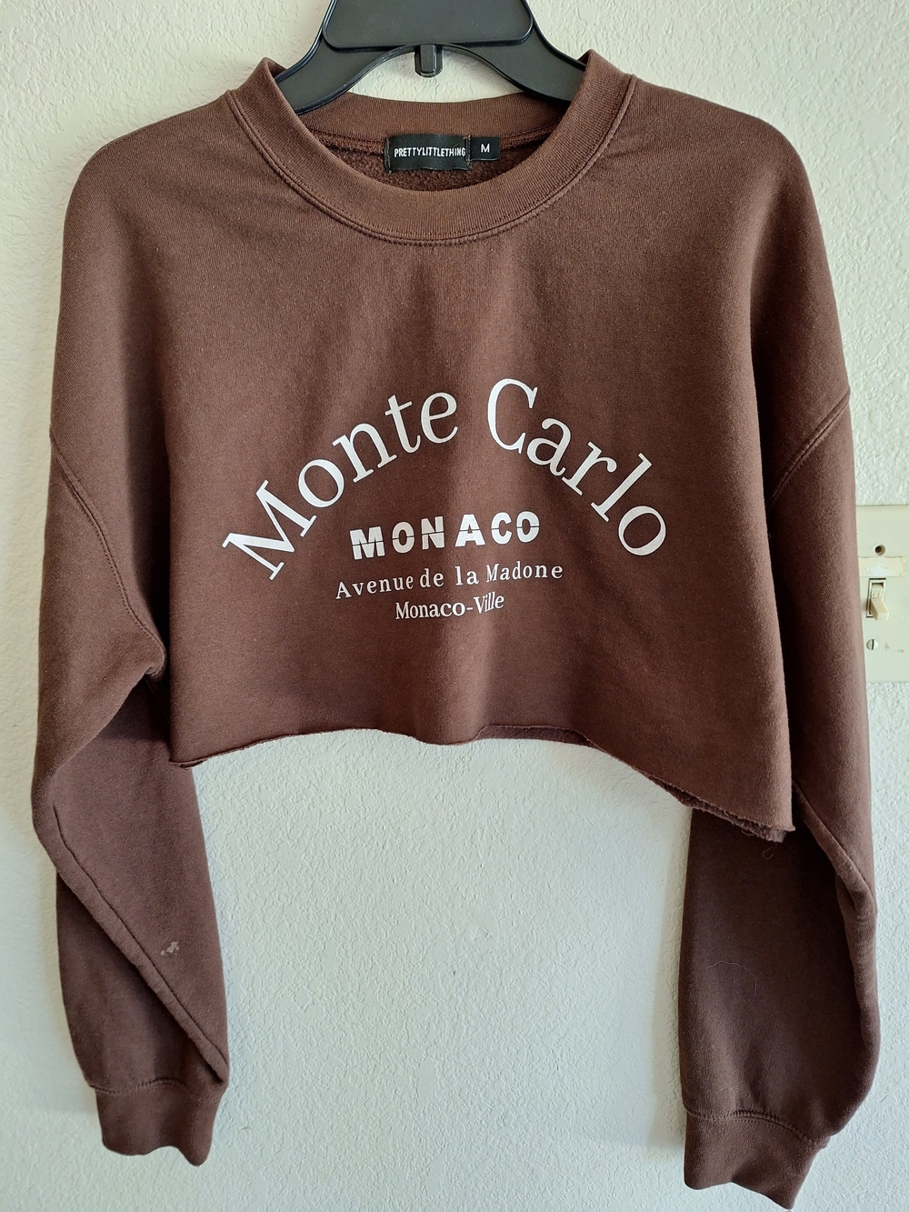 PrettyLittleThing SzM Brown Monte Carlo Cropped Sweatshirt - Picture 2 of 7